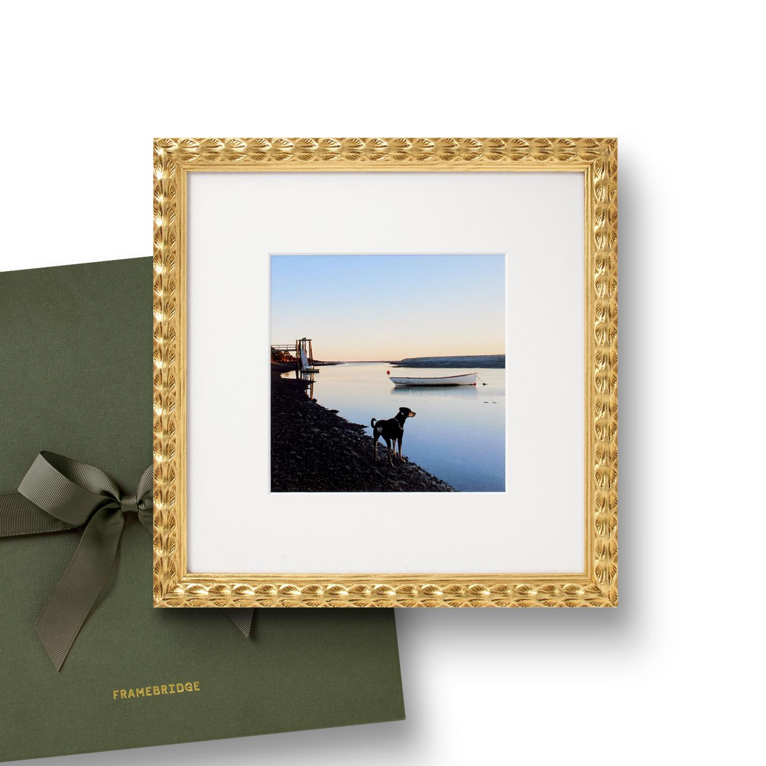 Theframeページです Antiqued Oval Frame: 8x11 – Framebridge
