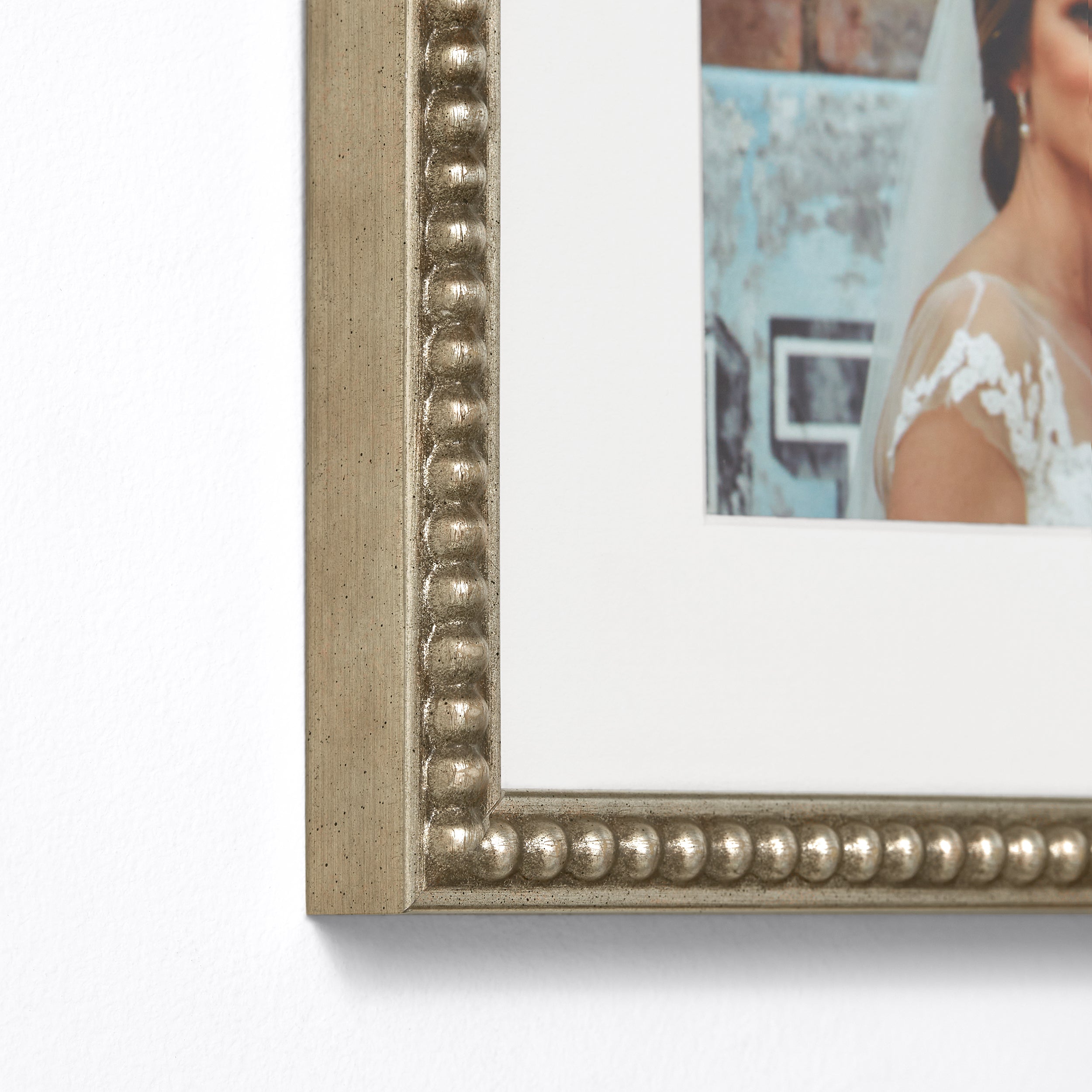 wedding dress frame Venice (Mini) – Framebridge