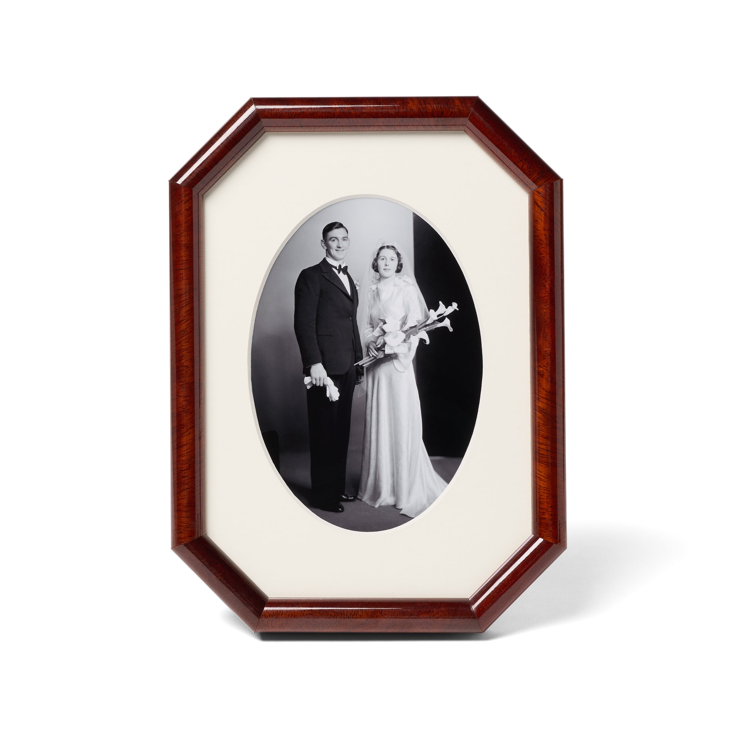 Lacquered Mahogany Octagonal Frame: 7x9 – Framebridge