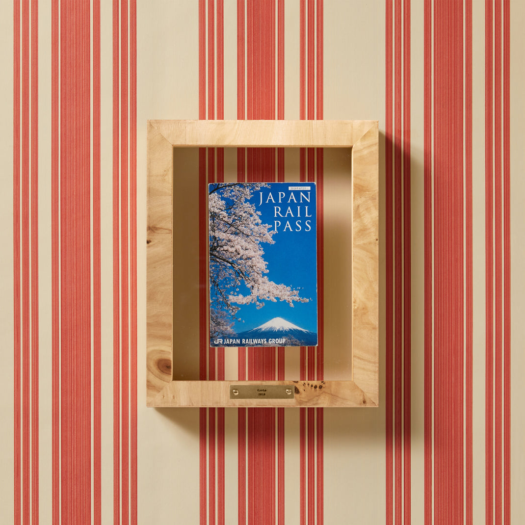 Giza with Clear Float and a Brass Plate