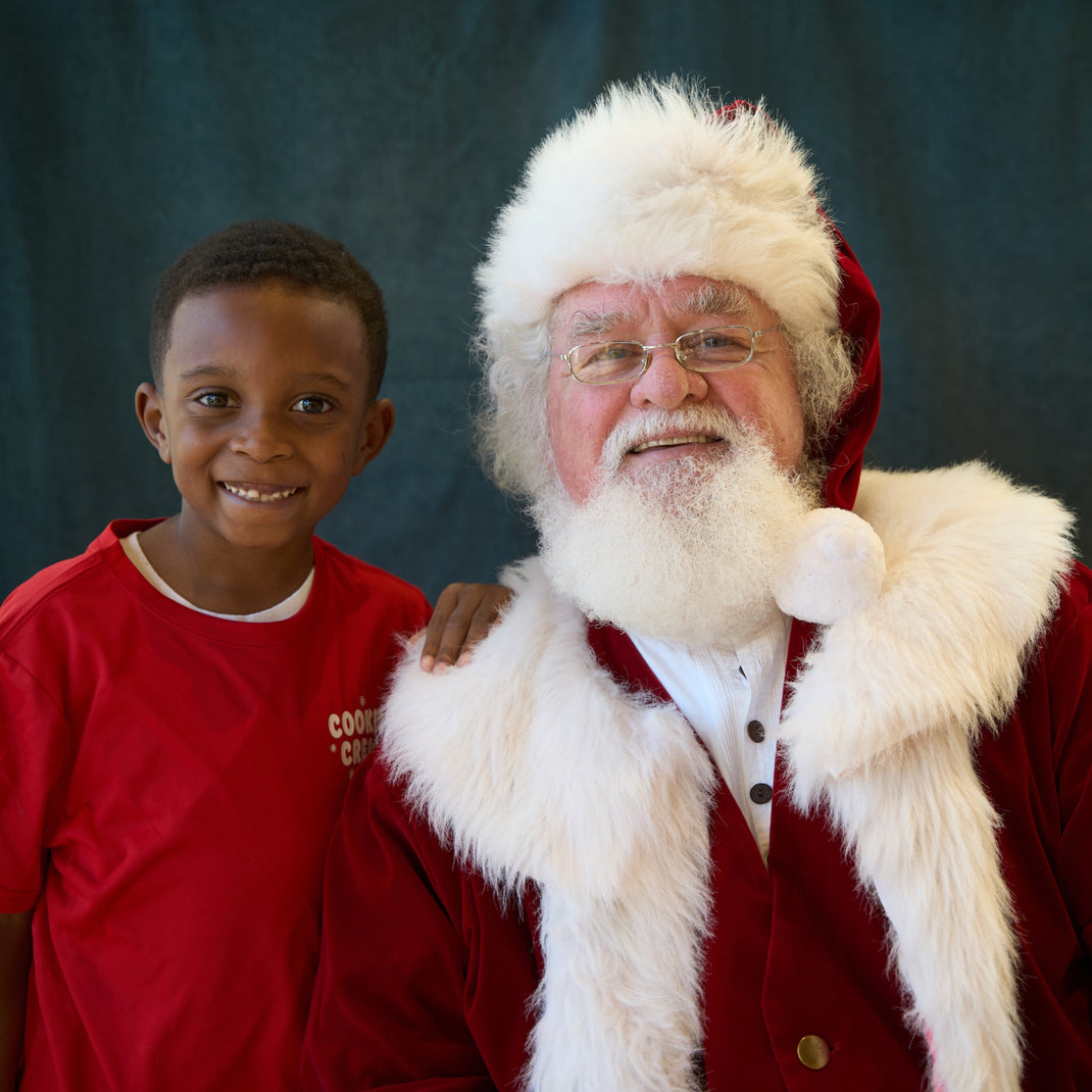 Santa Photos at Framebridge Buckhead