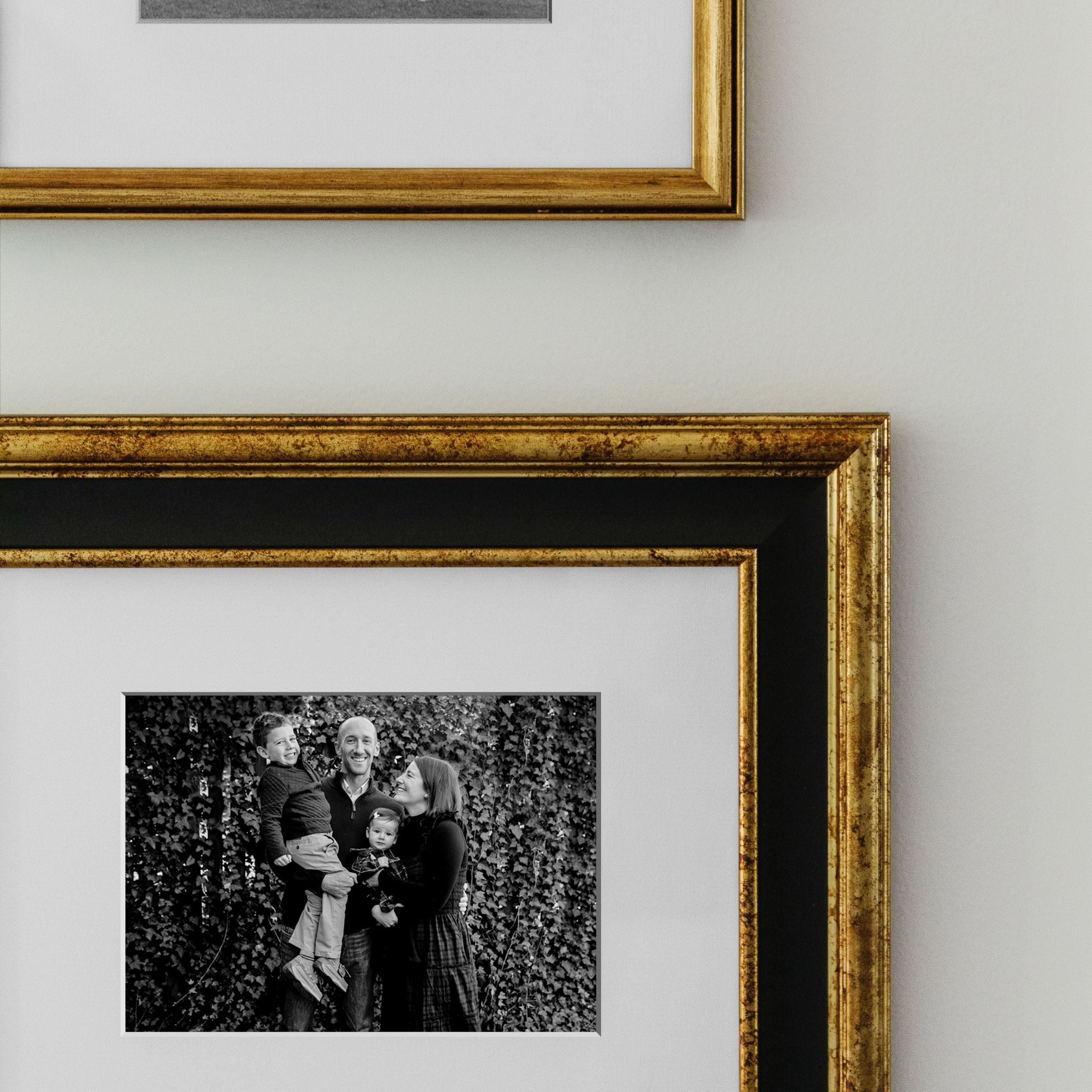 ロードオブザリング　フライト・トゥ・ザ・フォード　アートプリント　フレーム付 The Antiqued Two Stack – Framebridge