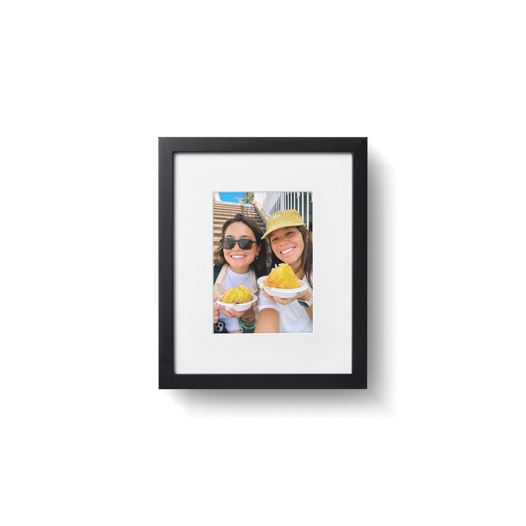 Black & White wedding photo framed in Mercer Slim frame style